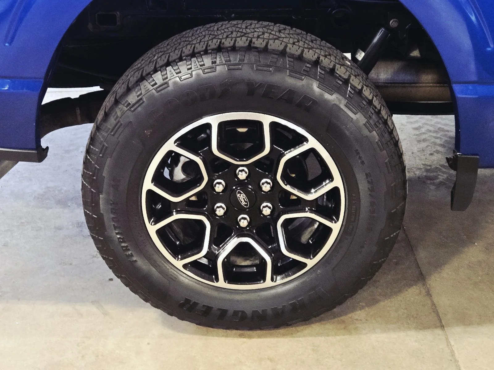 Used 2023 Atlas Blue Ford XLT image 20