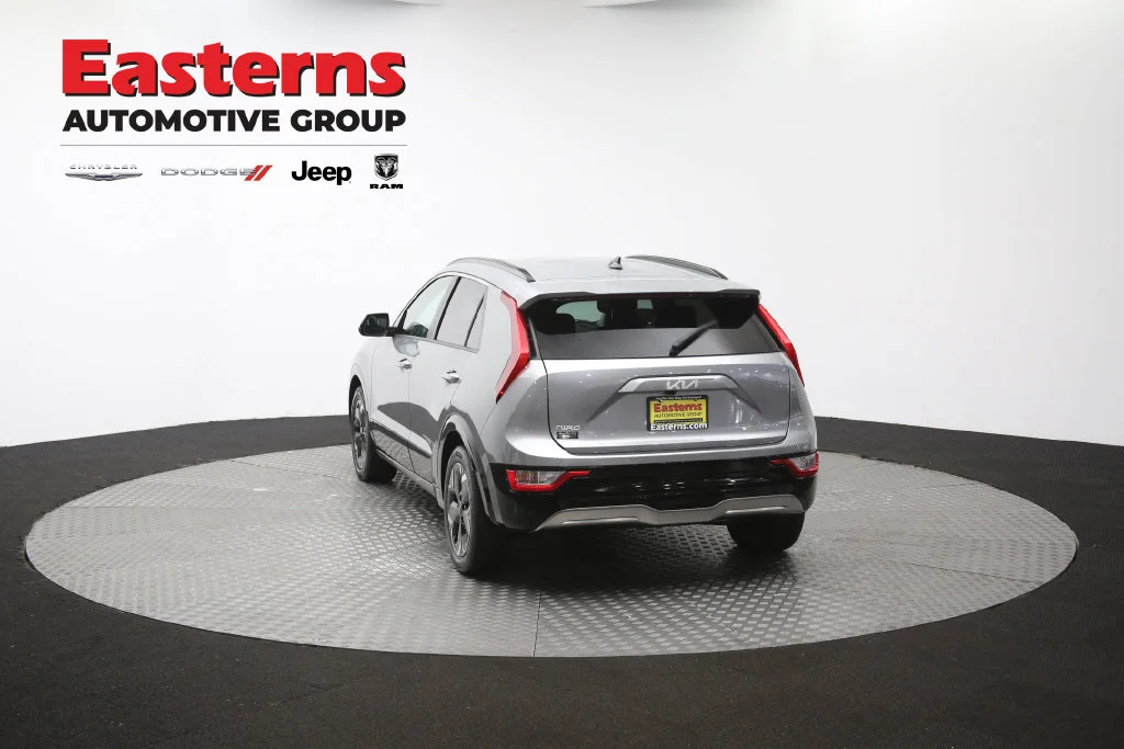 Used 2023 Gray Kia Wind image 36