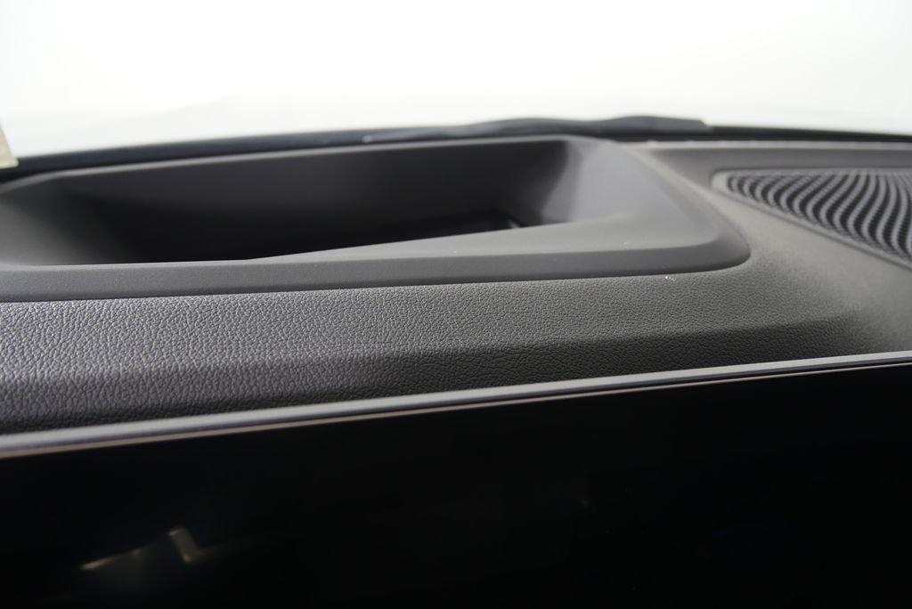 2026 BMW 3 Series 330i - Photo 19