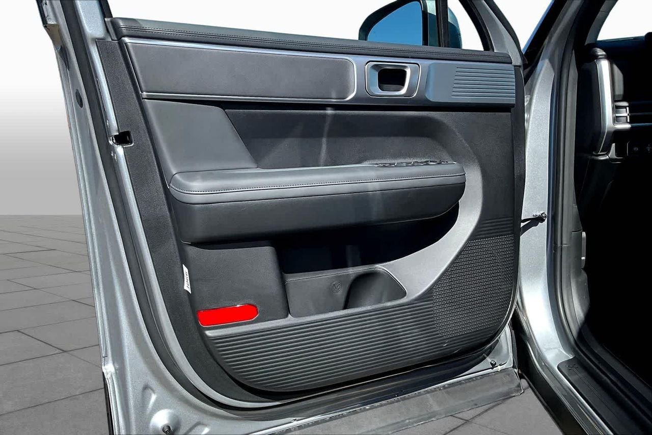 New 2026 Shimmering Silver Hyundai SEL image 10