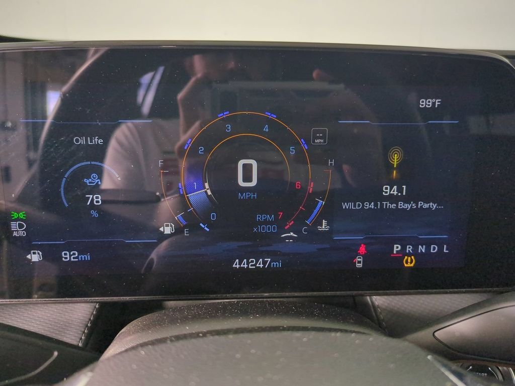Used 2025 White Chevrolet LT image 35