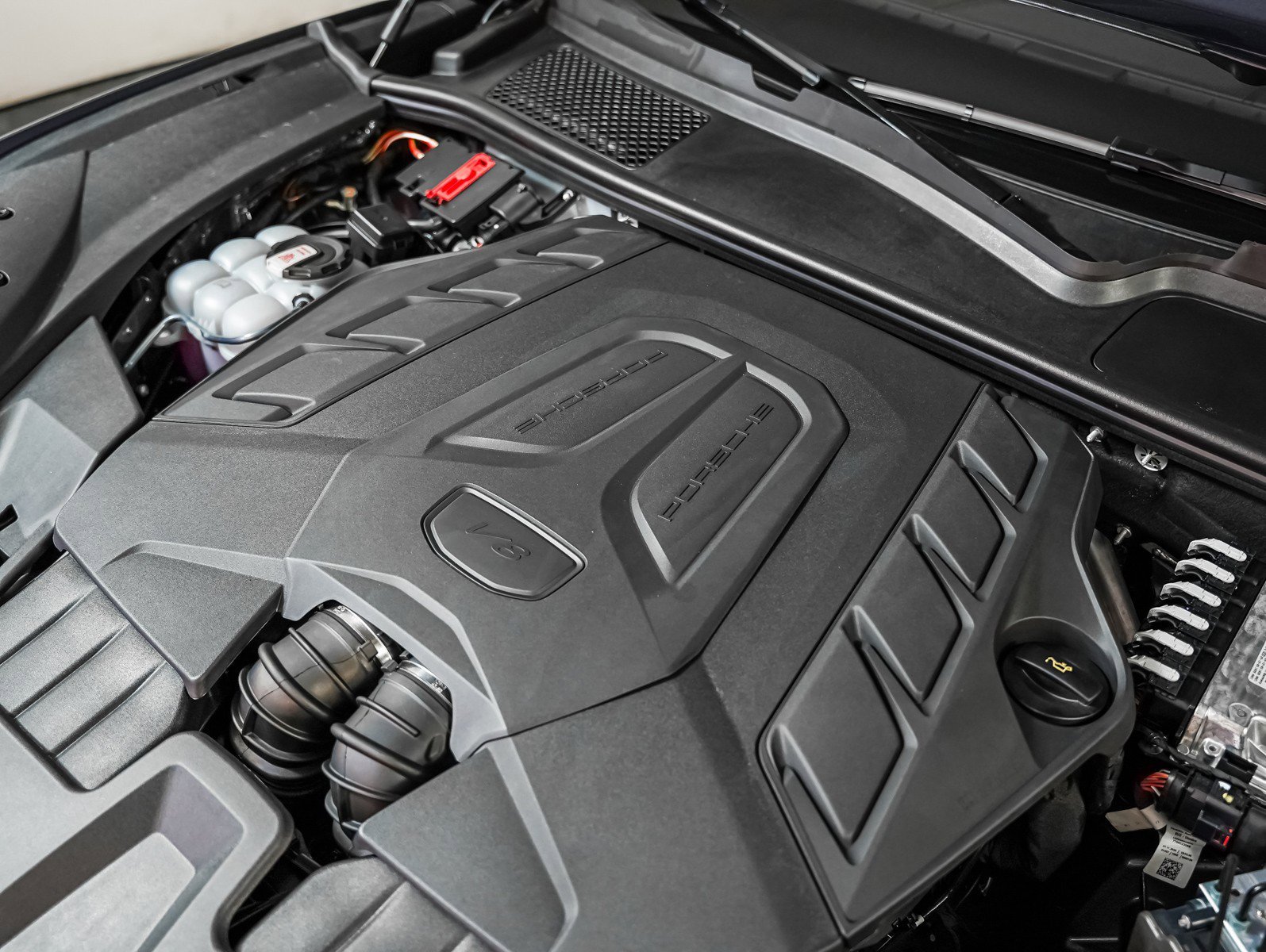 2026 Porsche Cayenne S - Photo 12