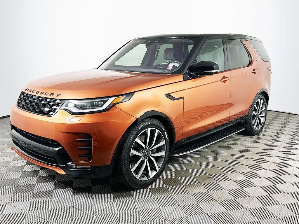 Used 2022 Namib Orange Premium Metallic Land Rover HSE R-Dynamic image 1