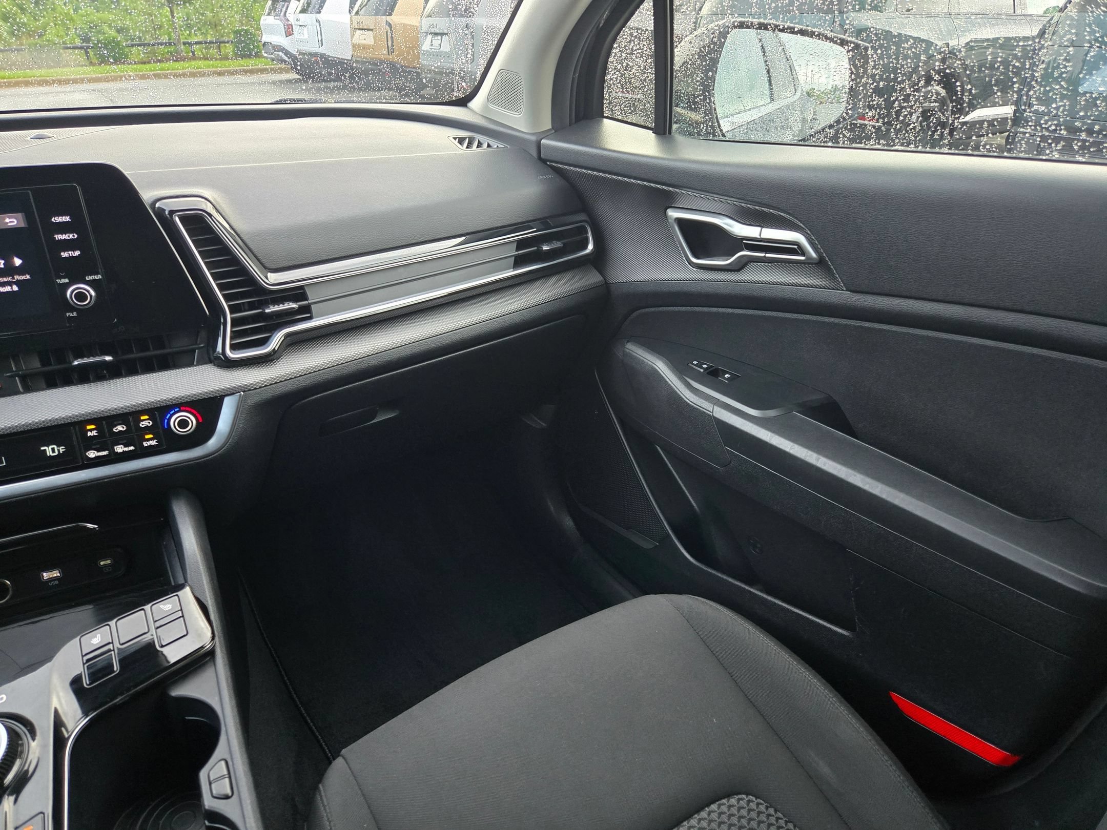 Used 2023 Fusion Black Kia LX image 10