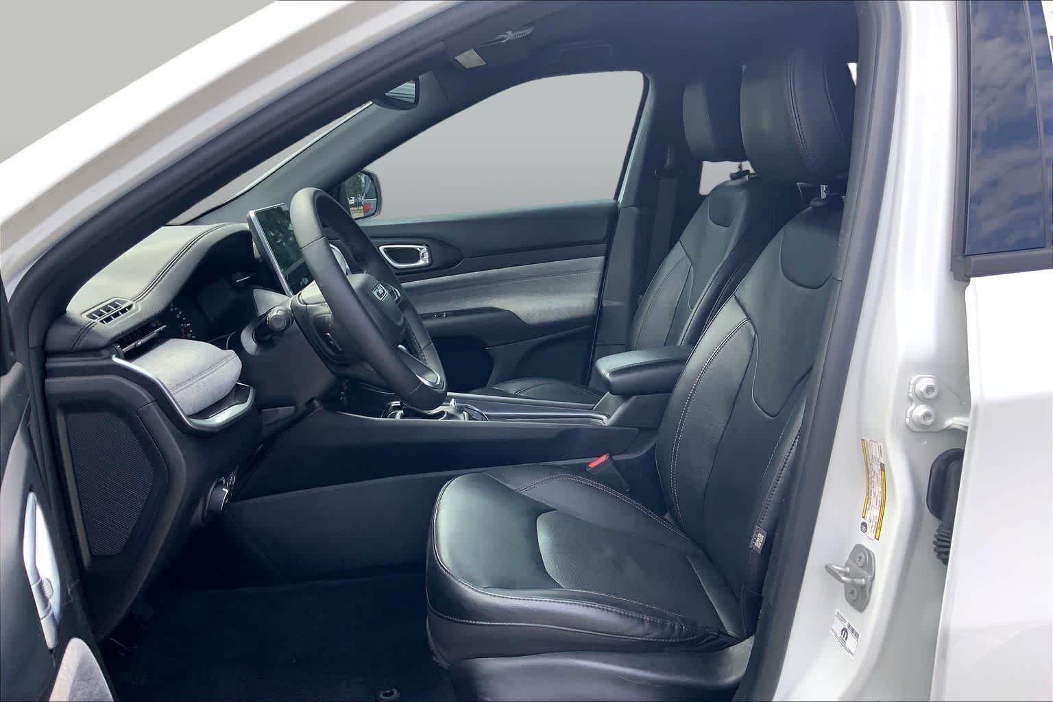 Pre-Owned 2023 Jeep Compass Latitude Lux