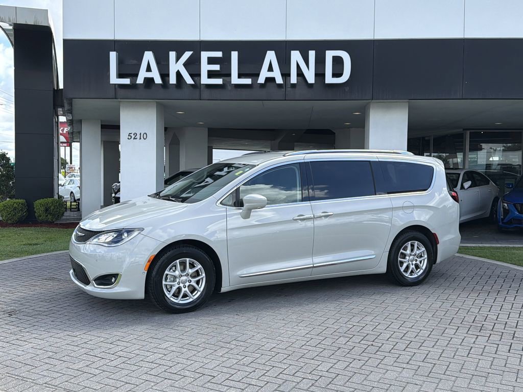 2020 Chrysler Pacifica Touring L's photo