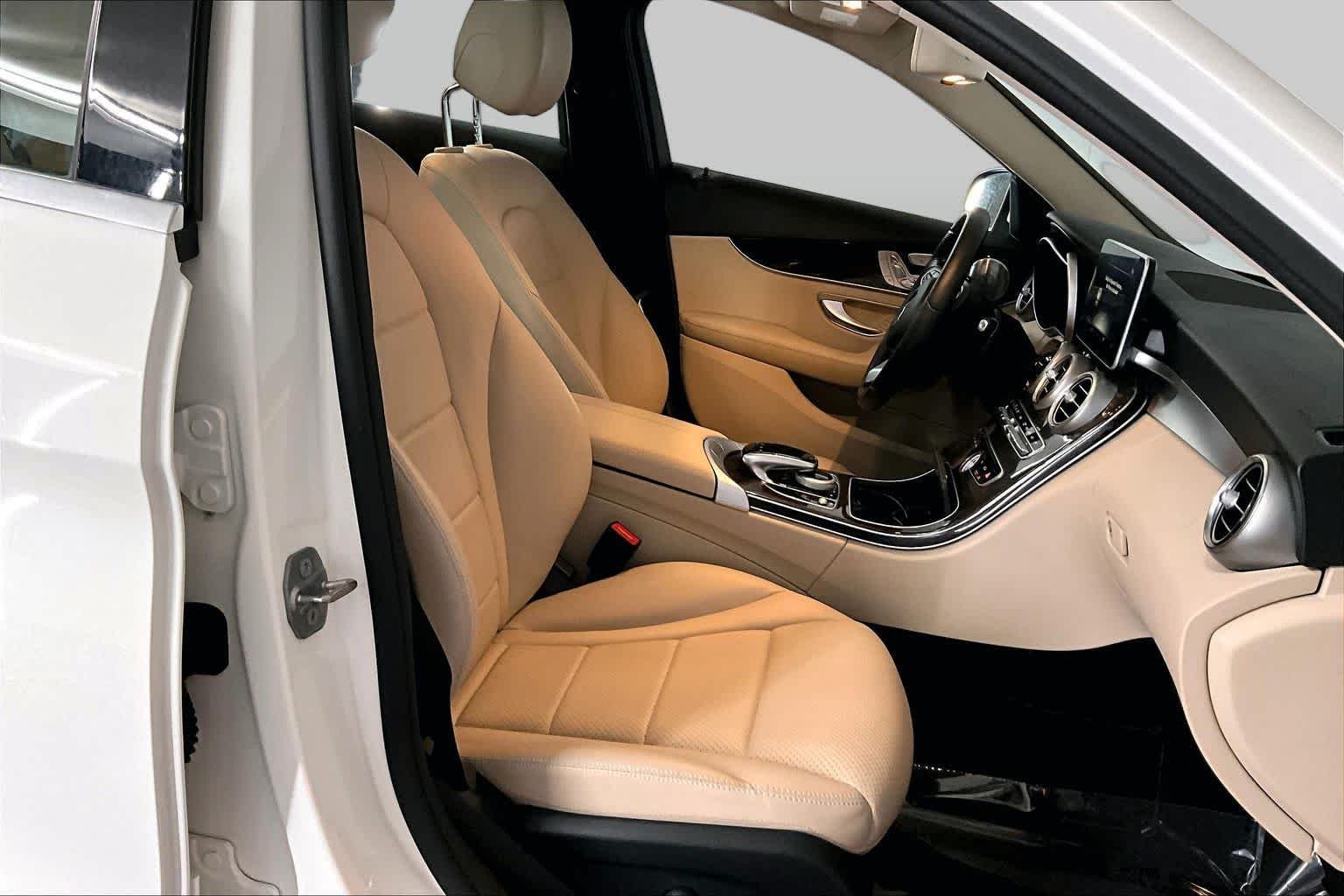 Used 2016 Polar White Mercedes-Benz C 300 image 8