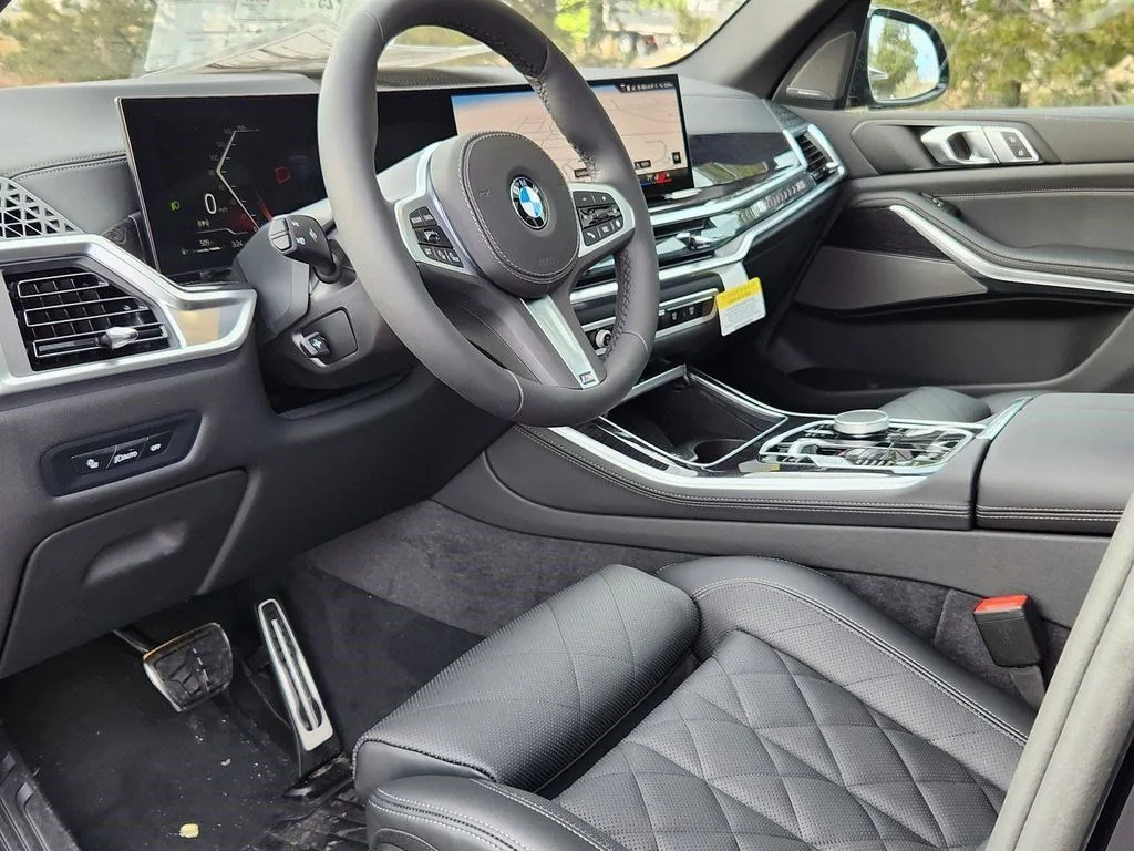 Used 2026 Carbon Black Metallic BMW xDrive40i image 9