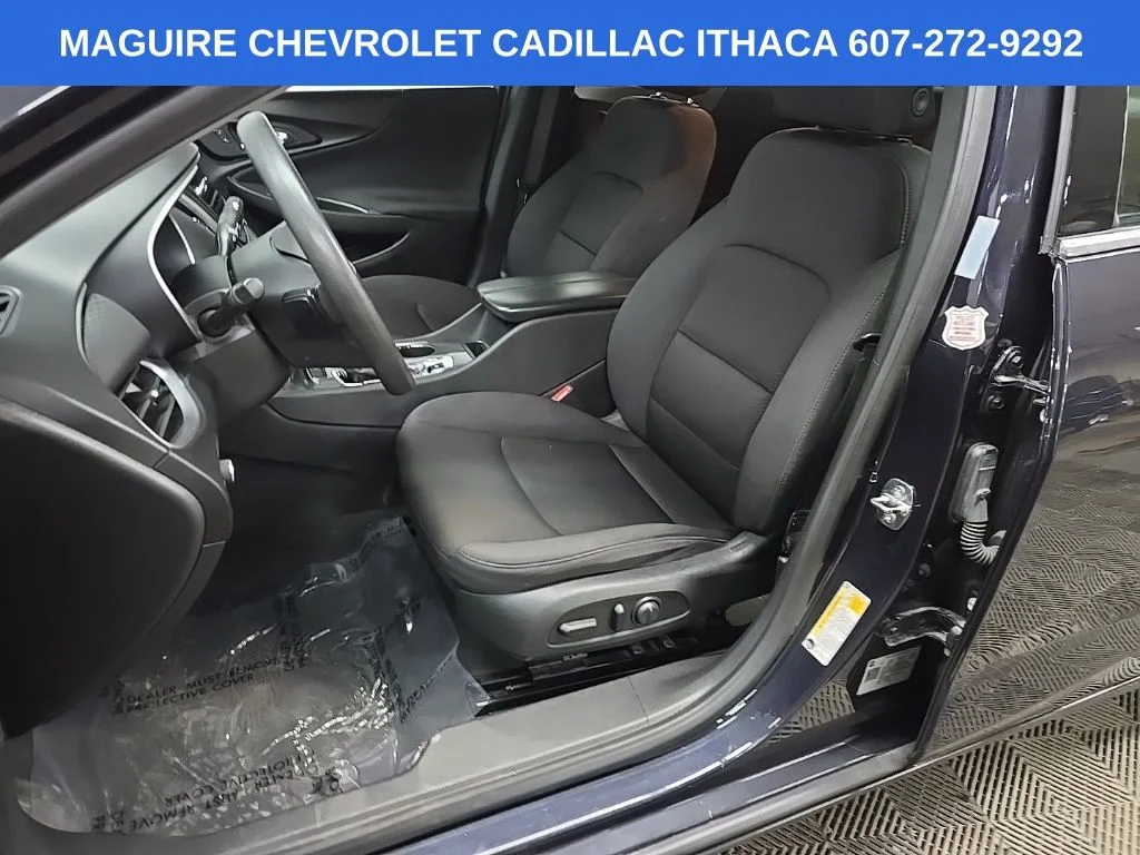 Used 2023 Gray Chevrolet LT image 28