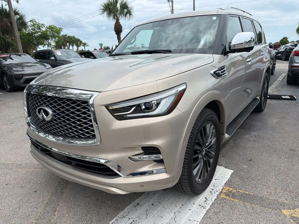 Used 2023 Beige INFINITI Sensory image 1