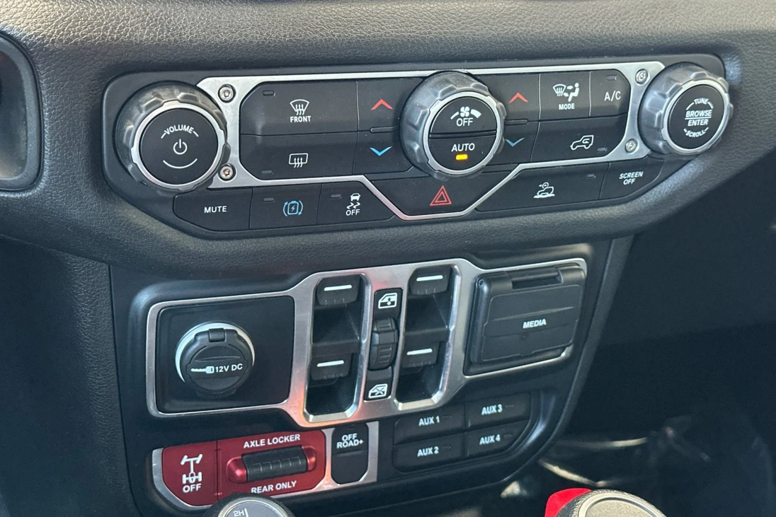 Used 2024 BIKINI PEARL Jeep Willys image 20