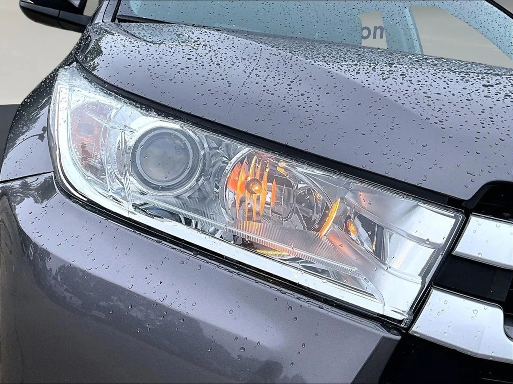 Used 2019 Gray Toyota XLE image 34
