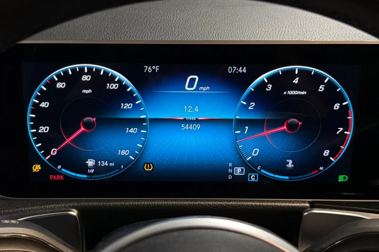 Used 2021 BLACK Mercedes-Benz GLB 250 image 23