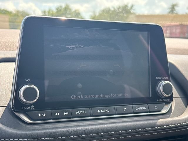 Used 2021 Black Nissan S image 20