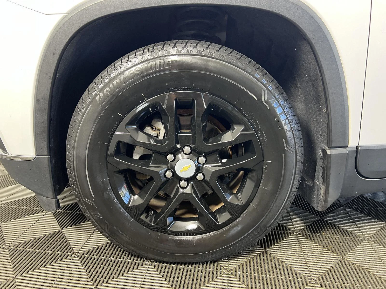 Used 2020 SUMMIT WHITE Chevrolet LT Cloth image 19