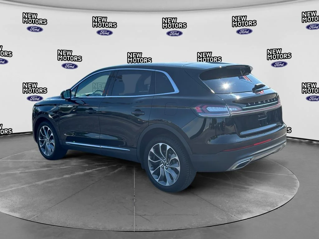 Used 2021 Black Lincoln Reserve image 2