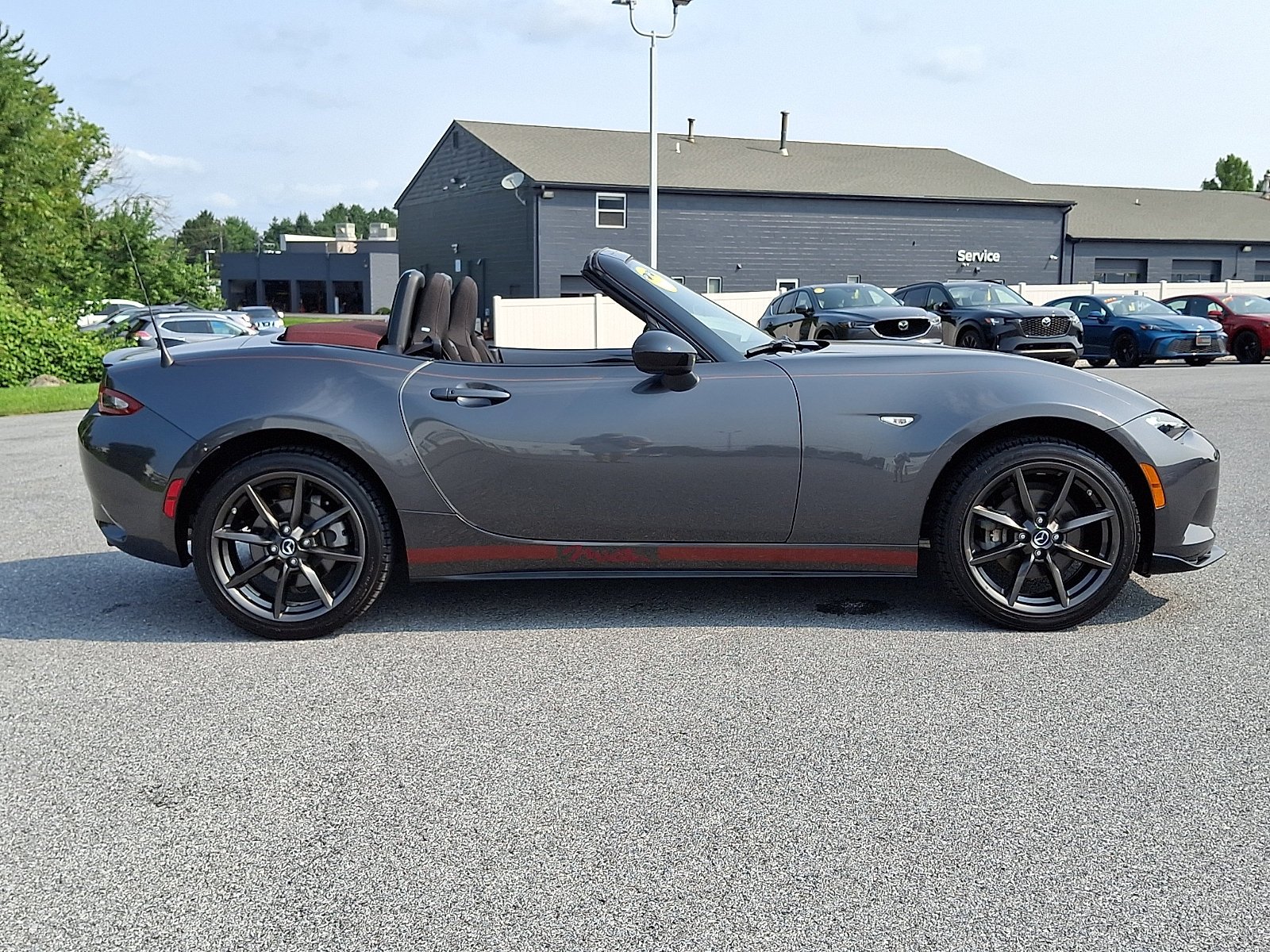 Used 2018 Machine Gray Mazda Club image 12