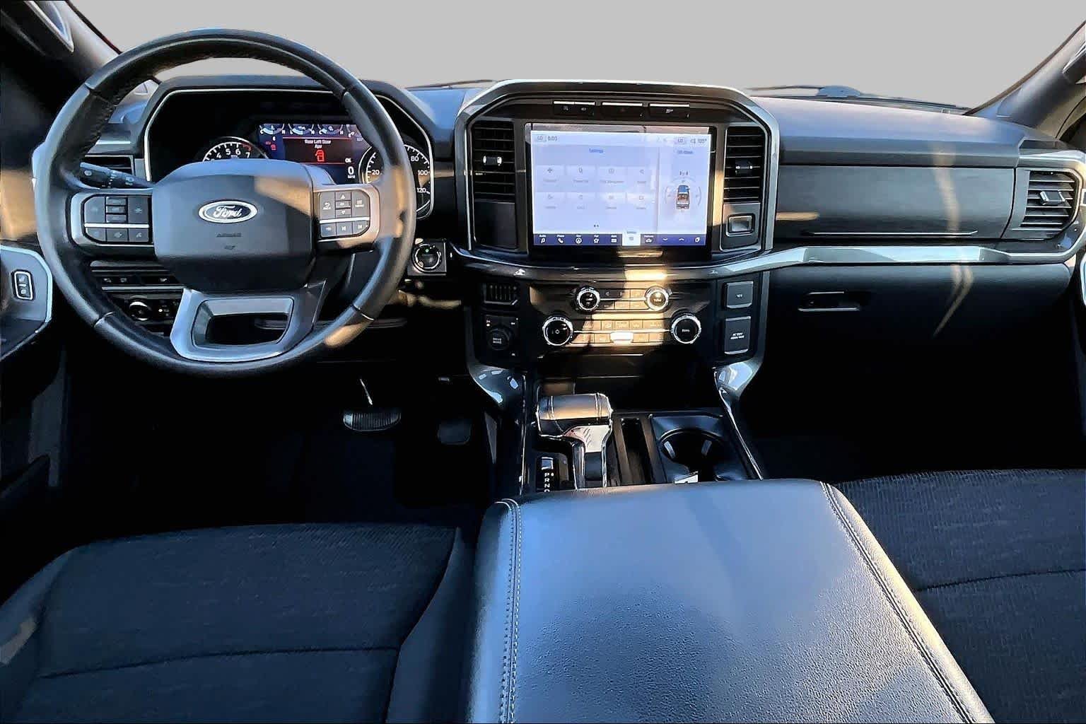 Used 2023 Oxford White Ford XLT image 16