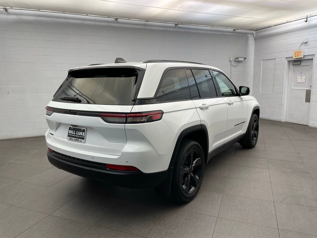 Certified Used 2023 White Jeep Altitude X image 5