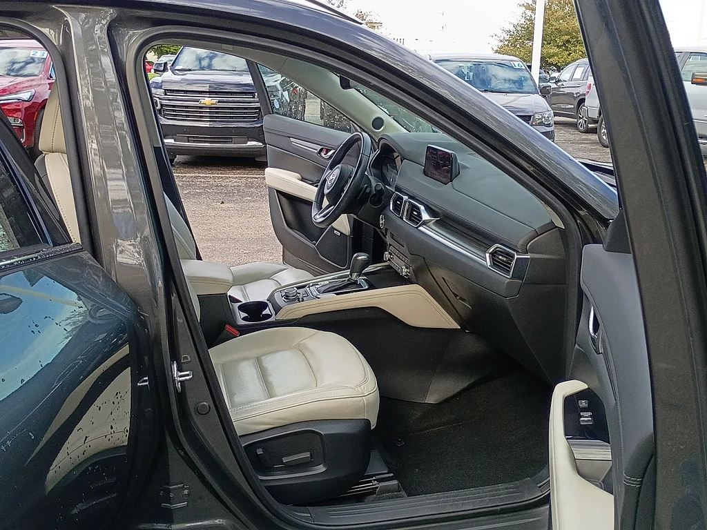 Used 2020 Machine Gray Metallic Mazda Grand Touring image 16