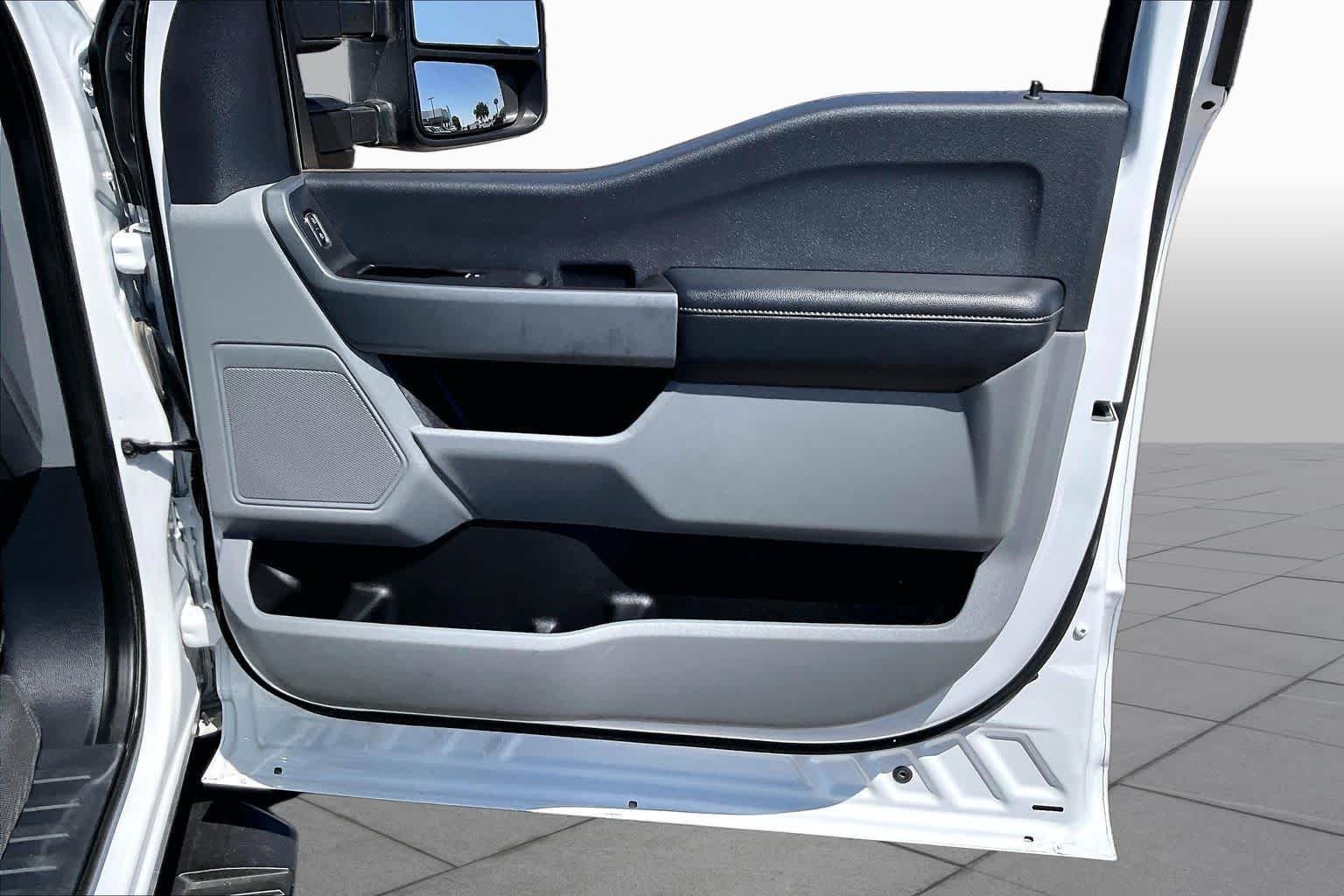 Used 2024 Oxford White Ford XLT image 21