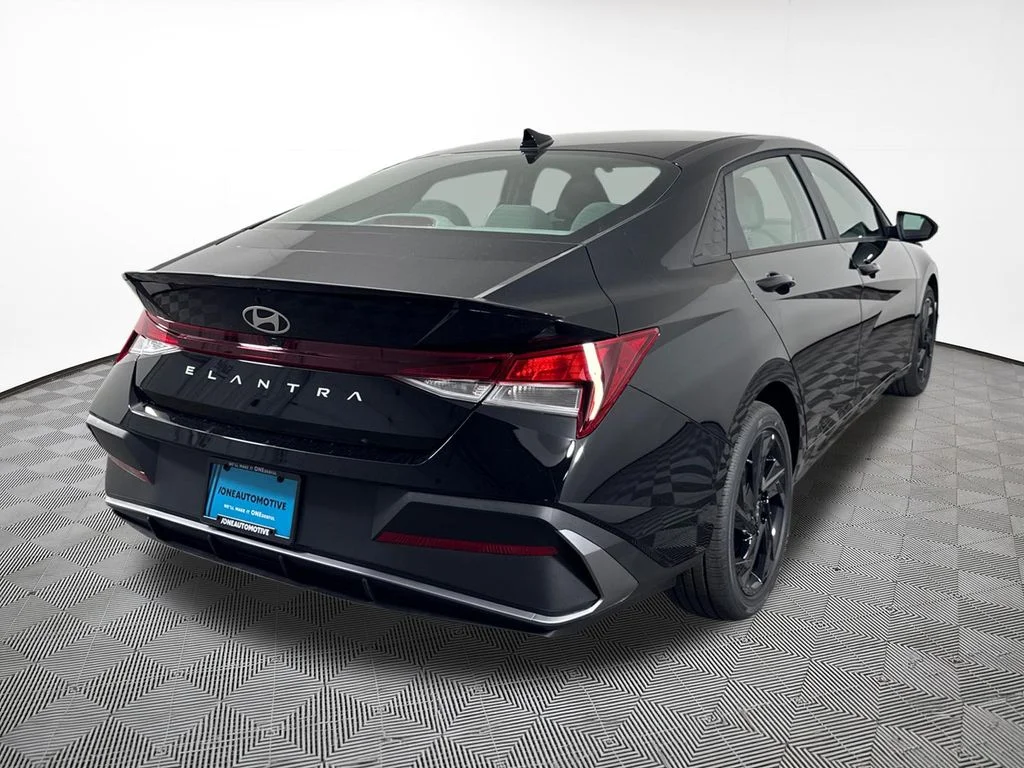 New 2026 Black Hyundai SEL Sport image 9