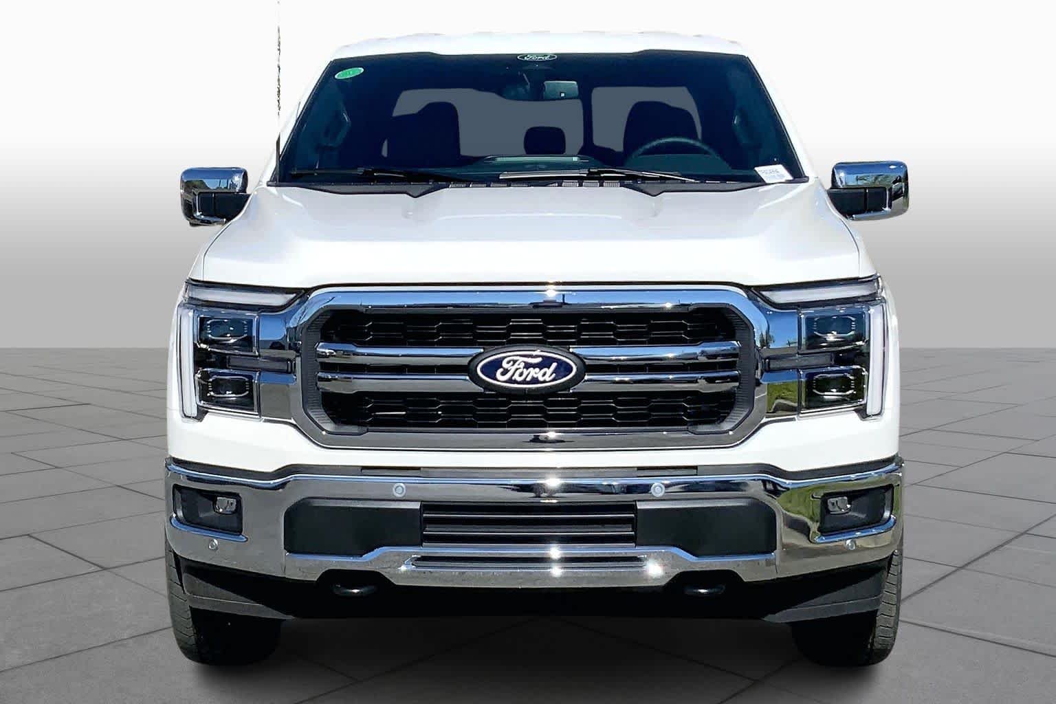 New 2026 Star White Metallic Tri-Coat Ford Lariat® image 3