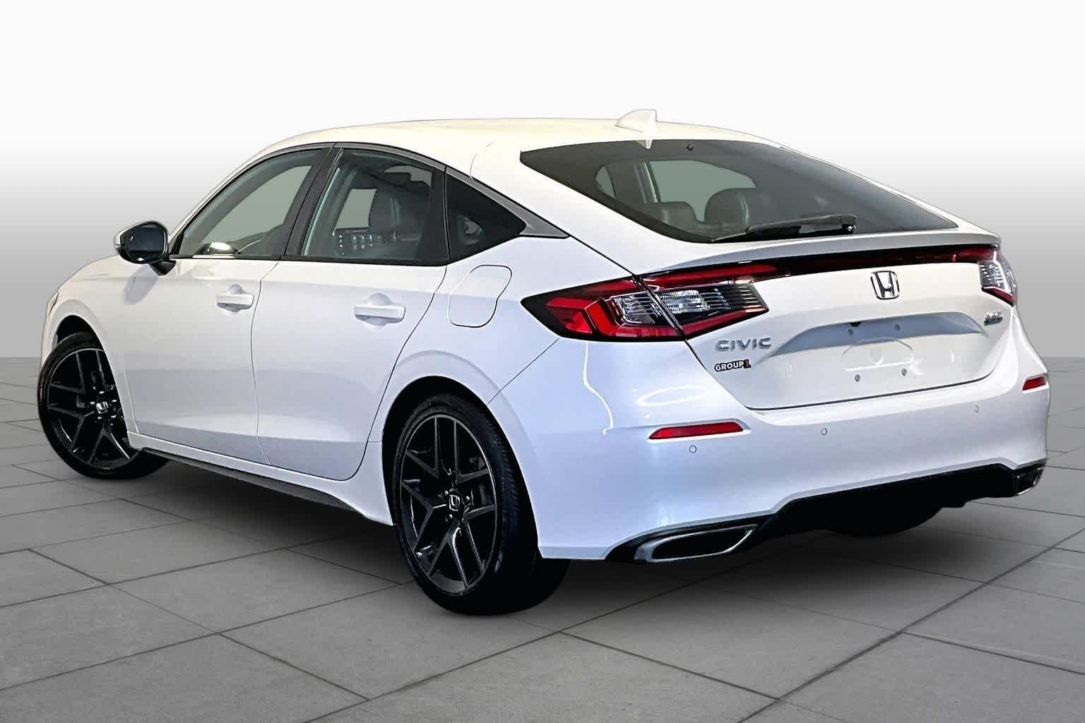 Used 2023 Platinum White Pearl Honda Sport Touring image 12