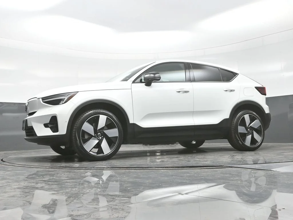 Certified Used 2023 Crystal White Volvo Plus image 24