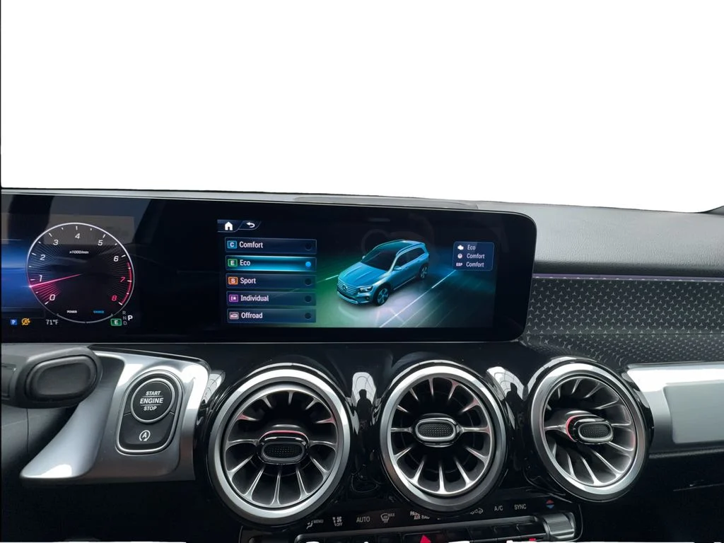 Used 2025 White Mercedes-Benz GLB 250 image 43