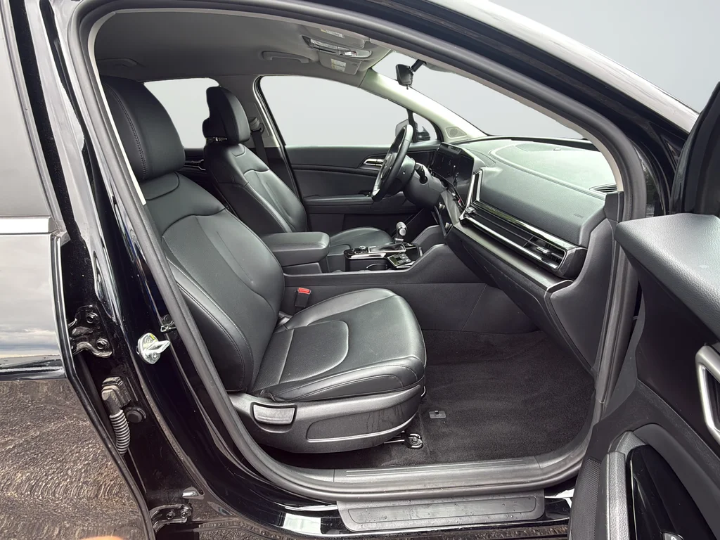Used 2023 Black Kia EX image 12