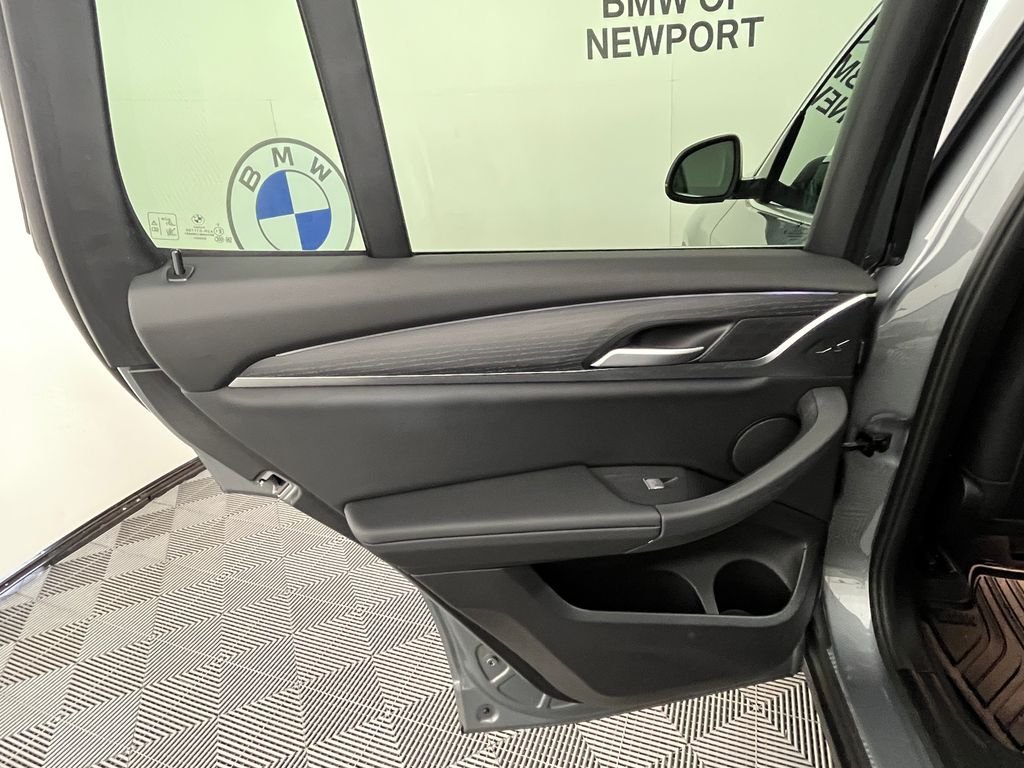 Used 2023 Gray BMW xDrive30i image 23