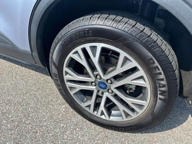 Used 2022 Blue Silver Metallic Ford SEL image 27