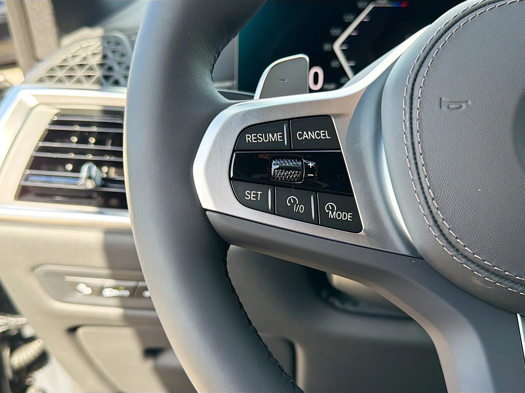 New 2026 Dravit Grey Metallic BMW xDrive40i image 38