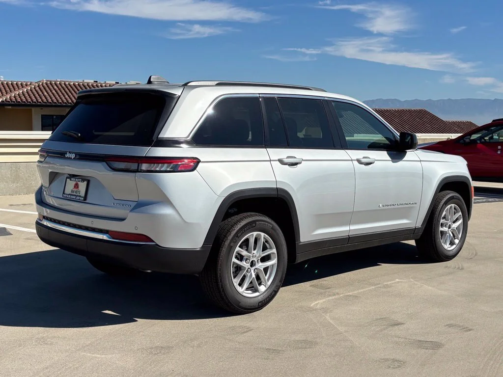 New 2026 Silver Jeep Laredo X image 3