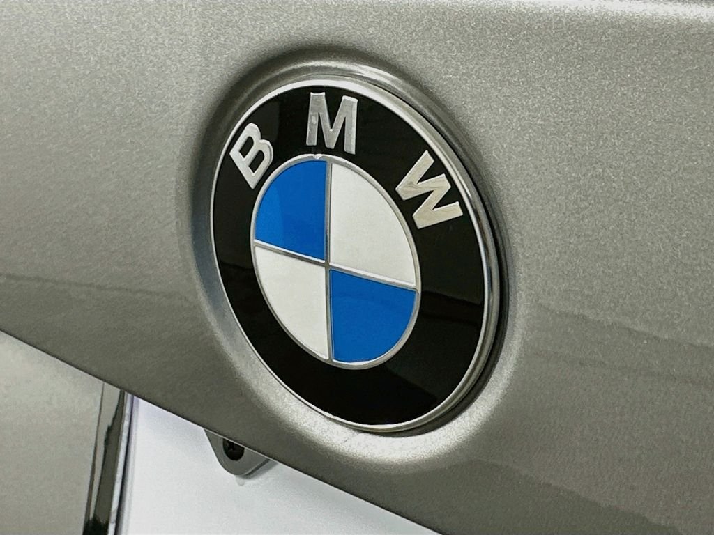 New 2027 Space Silver Metallic BMW xDrive28i image 22