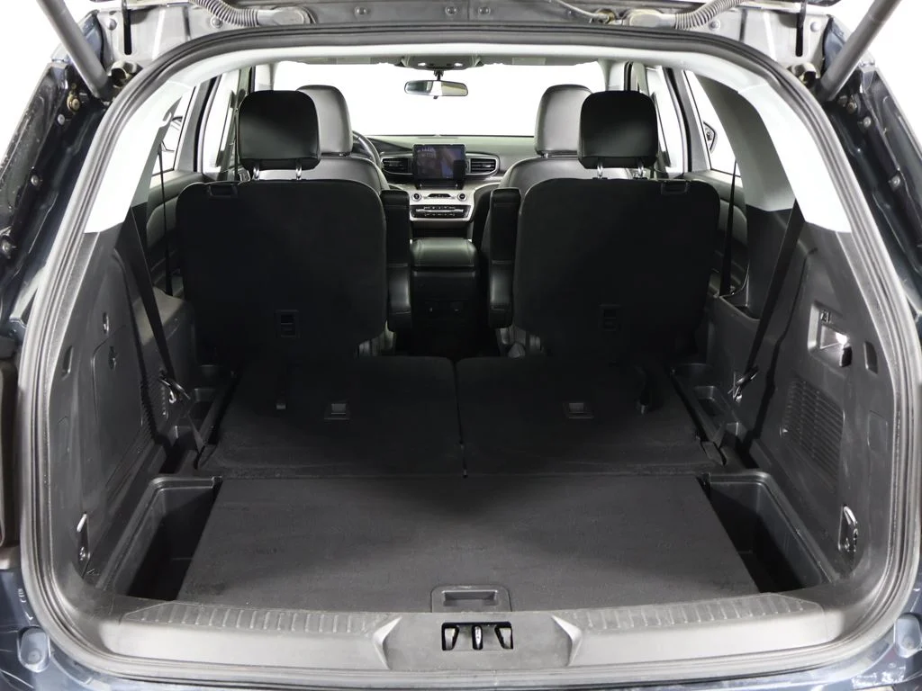 Used 2024 Blue Ford XLT image 13