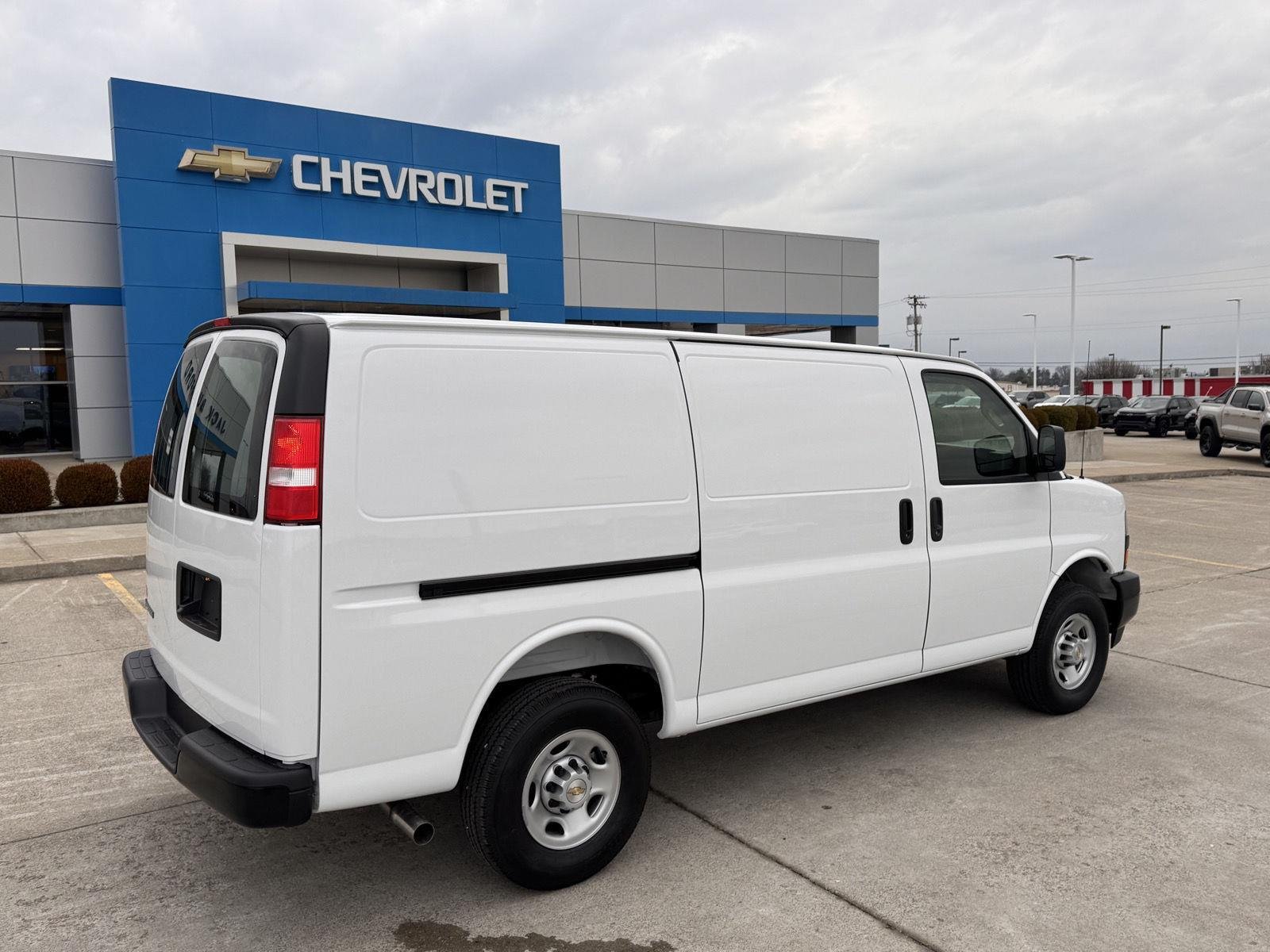 2026 Chevrolet Express Cargo Work Van - Photo 42