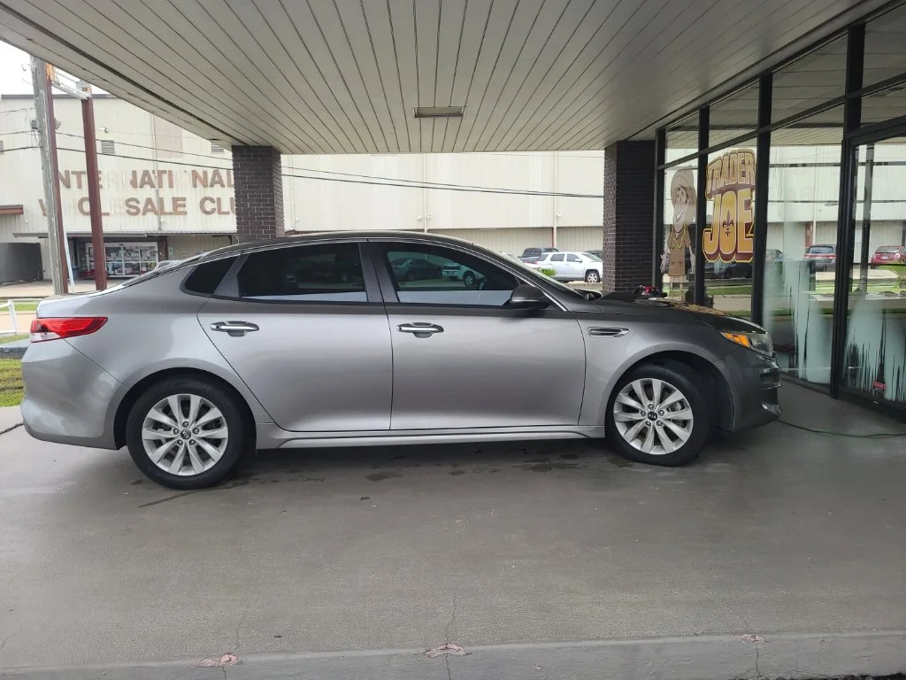 Used 2017 Silver Kia LX image 7