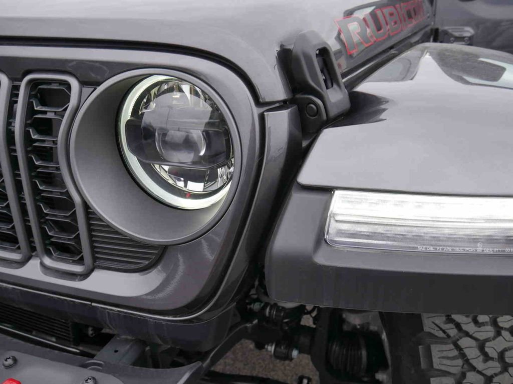 New 2026 Granite Crystal Metallic Clearcoat Jeep Rubicon image 28
