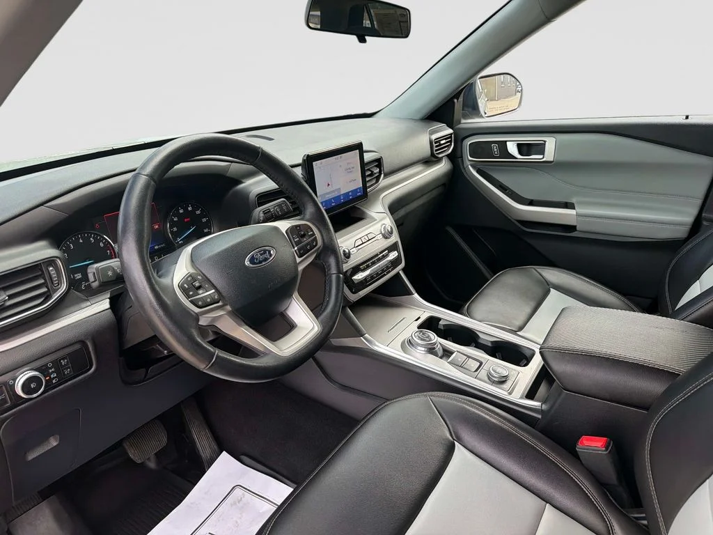 Used 2023 Silver Ford XLT image 24