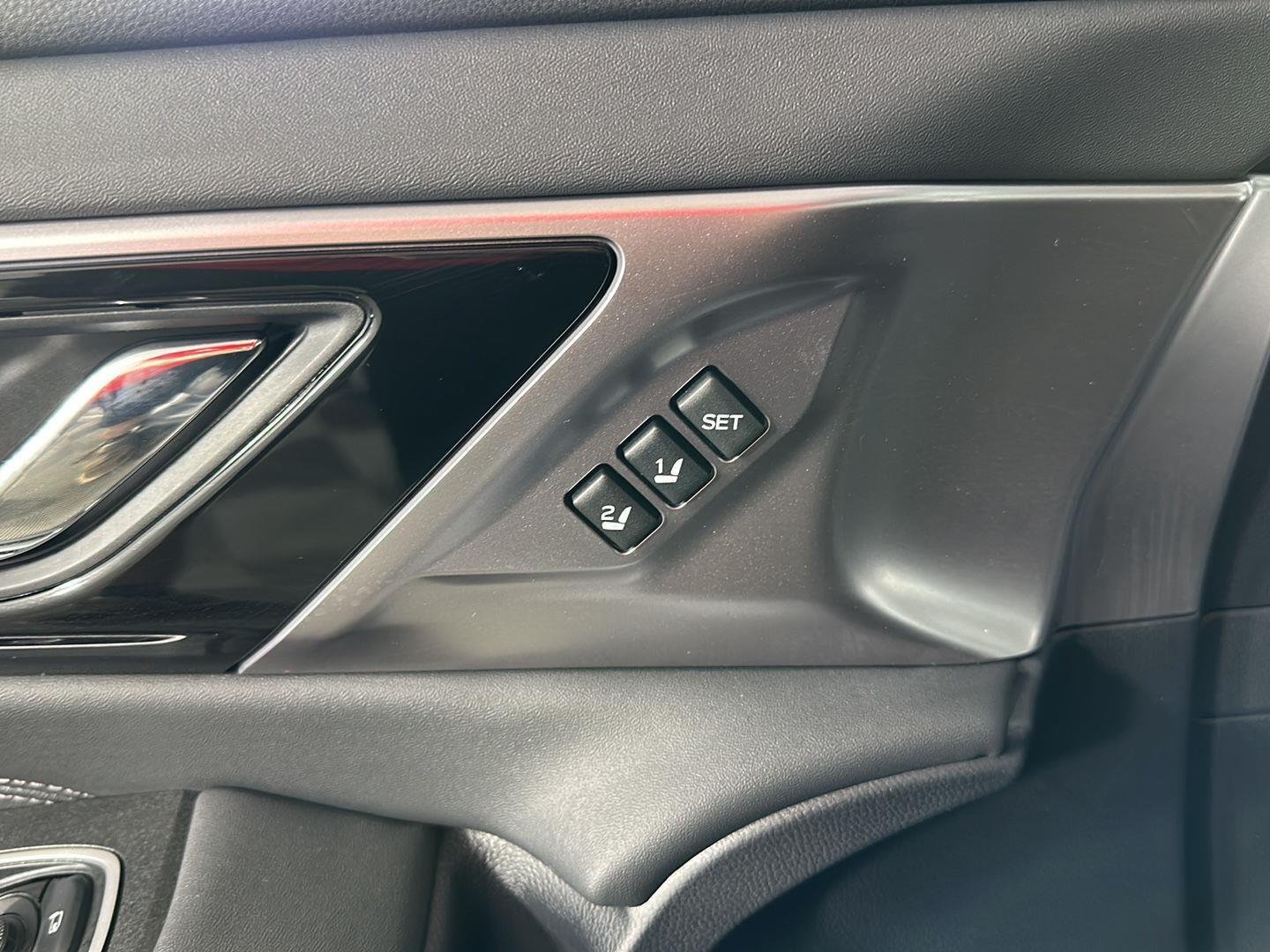Used 2024 Ice Silver Metallic Subaru Touring XT image 10