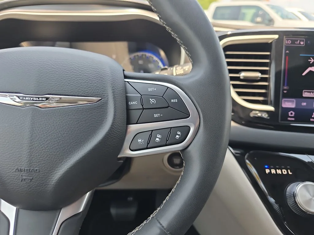Used 2023 White Chrysler Touring L image 22