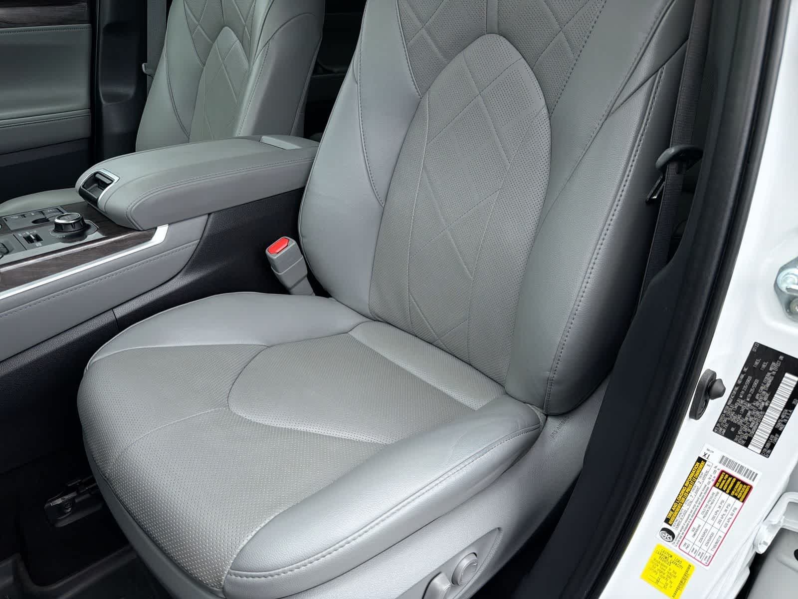 Used 2023 Wind Chill Pearl Toyota Platinum image 17