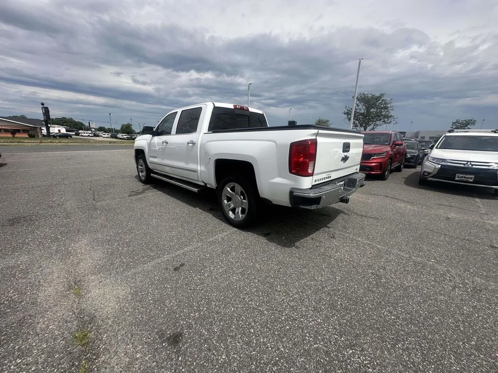 Used 2018 White Chevrolet LTZ image 3