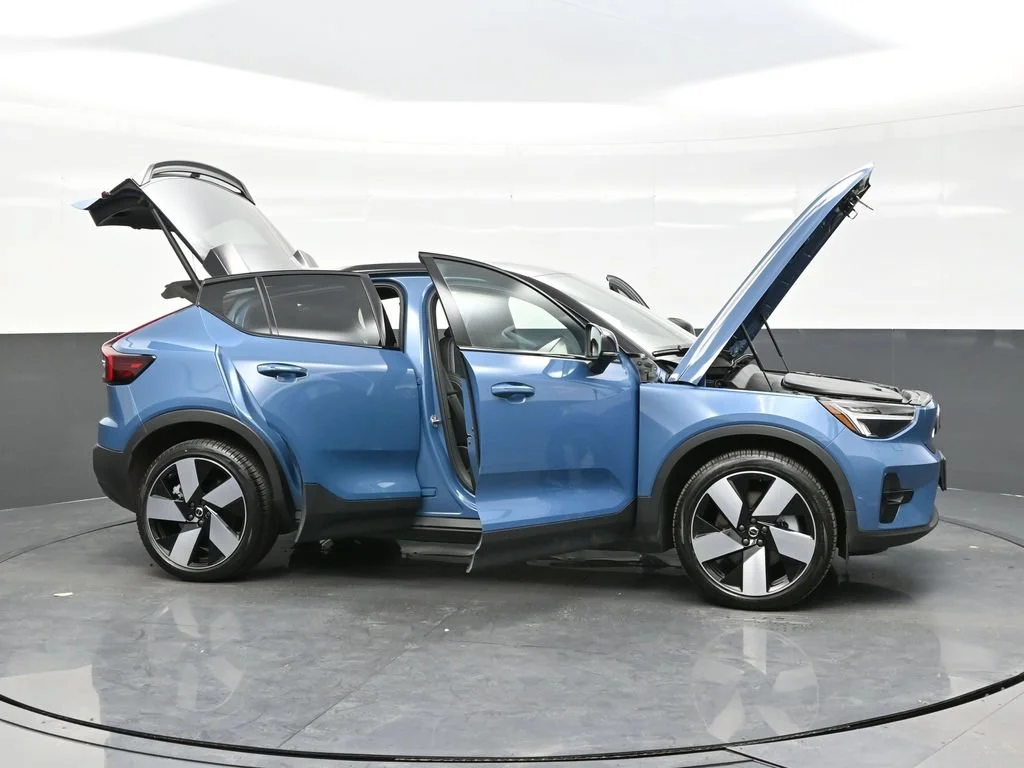 Certified Used 2022 Blue Volvo Ultimate image 38
