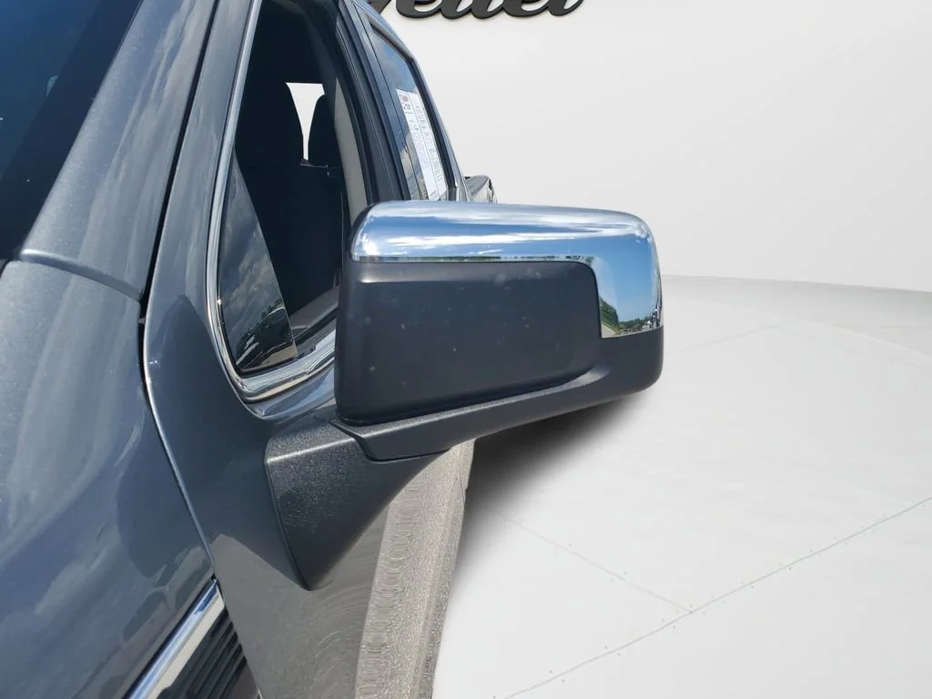 Used 2019 Gray GMC SLE image 27