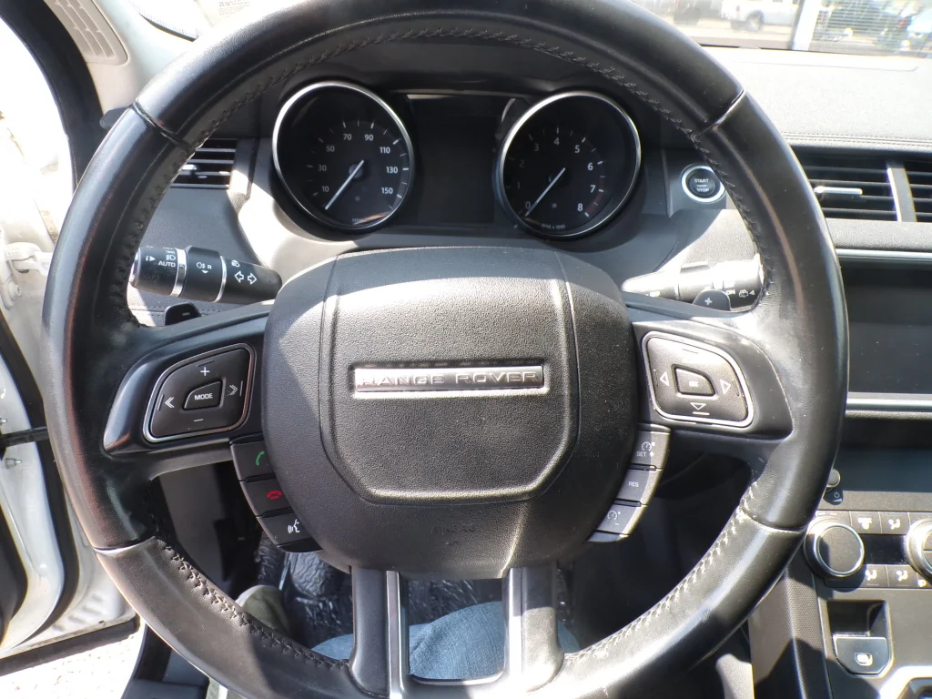 Used 2018 Fuji White Land Rover SE image 15