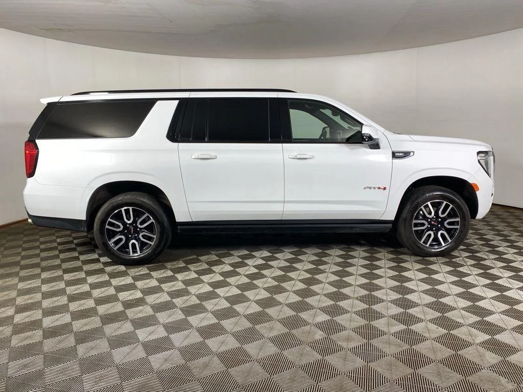 Used 2023 Summit White GMC 4WD AT4 image 25