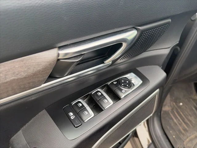 Used 2020 Green Kia EX image 13